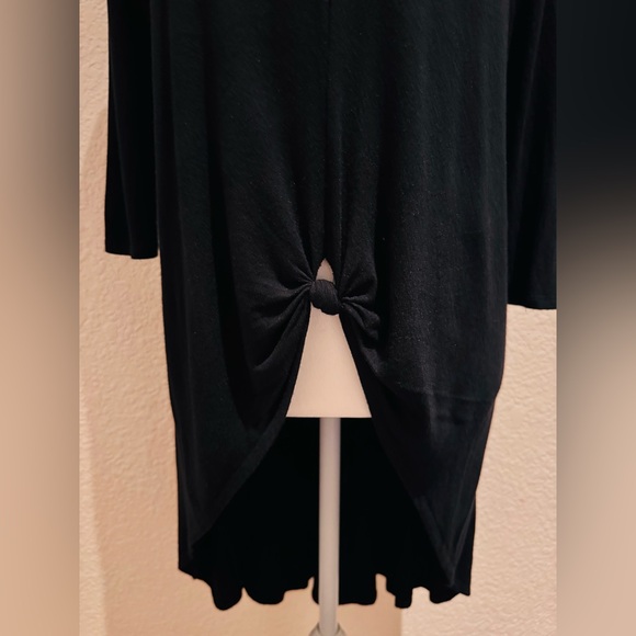 Kim & Cami Half Sleeve High-Low Hem Knotted Front Tunic – Black, Size Small - Picture 3 of 15